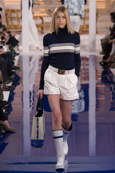 Look 12